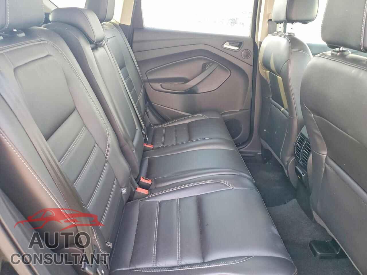 FORD ESCAPE 2017 - 1FMCU9JD8HUC89734