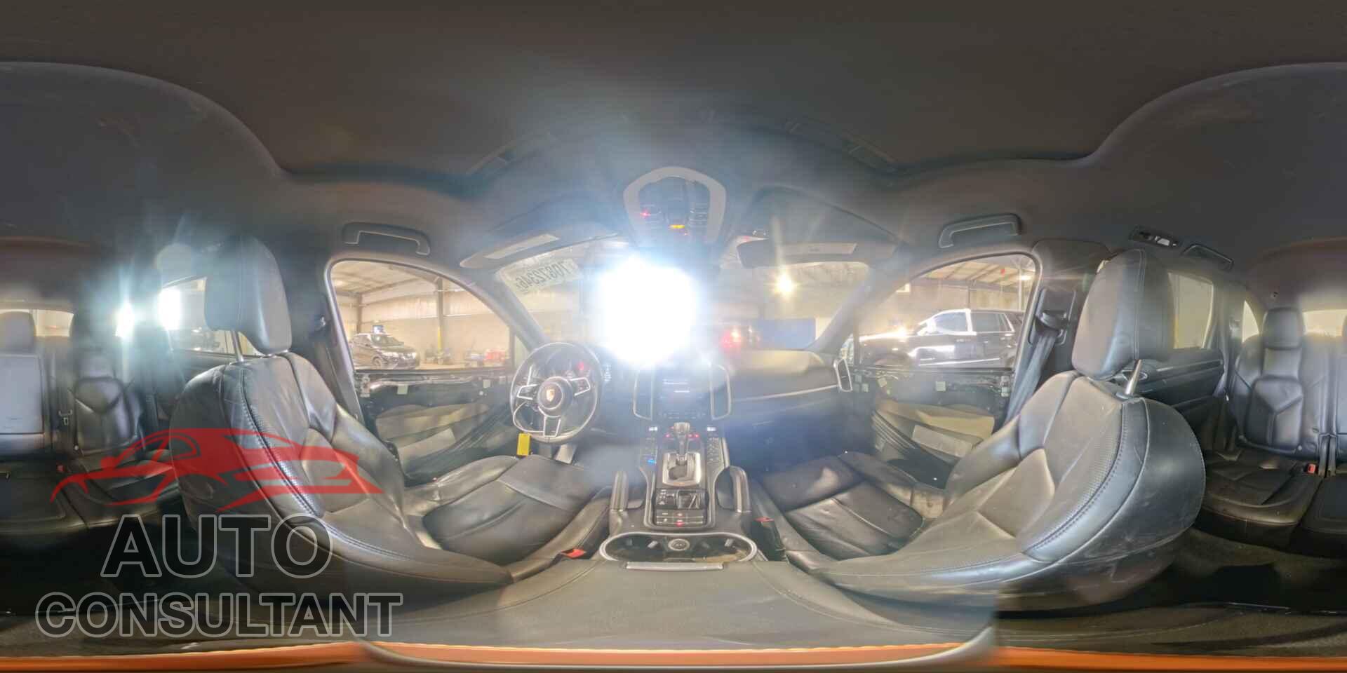 PORSCHE CAYENNE 2018 - WP1AA2A24JKA00911