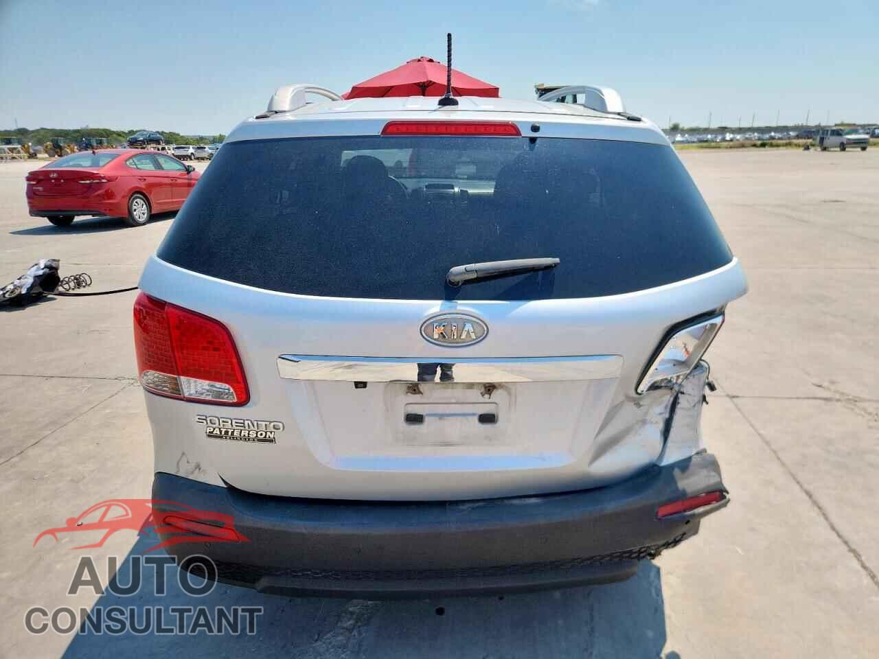 KIA SORENTO 2011 - 5XYKT3A18BG007834