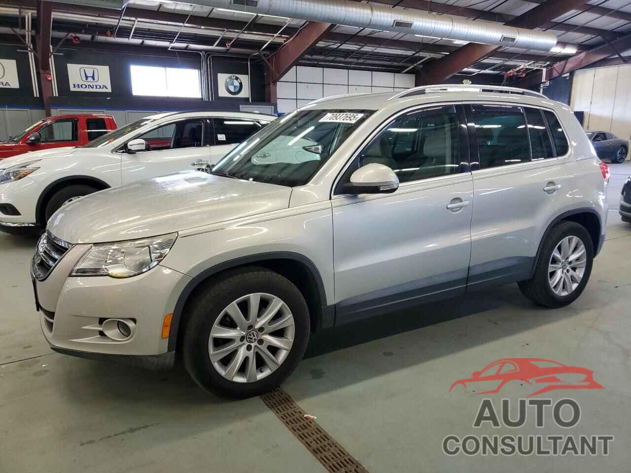 VOLKSWAGEN TIGUAN 2009 - WVGAV75N89W500223