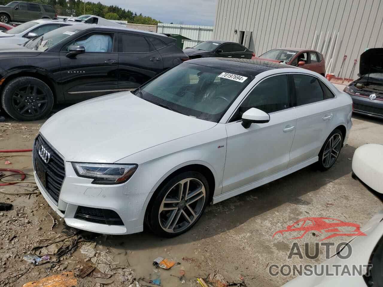 AUDI A3 2017 - WAUJ8GFF2H1010114