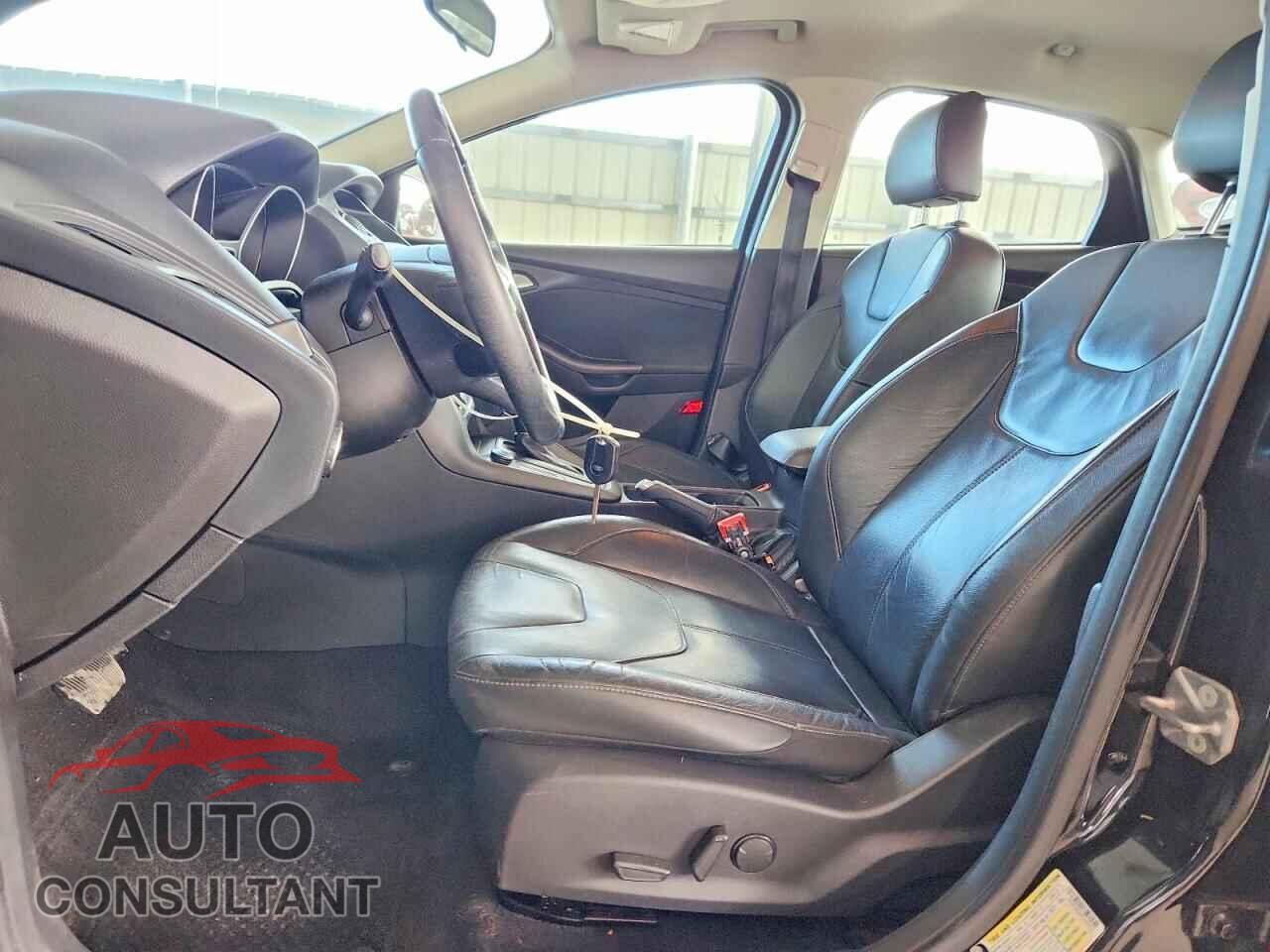 FORD FOCUS 2015 - 1FADP3K2XFL345515