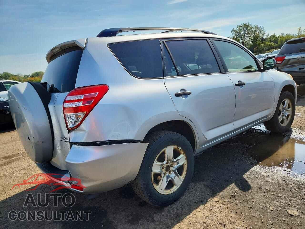 TOYOTA RAV4 2011 - JTMBF4DV6BD042477