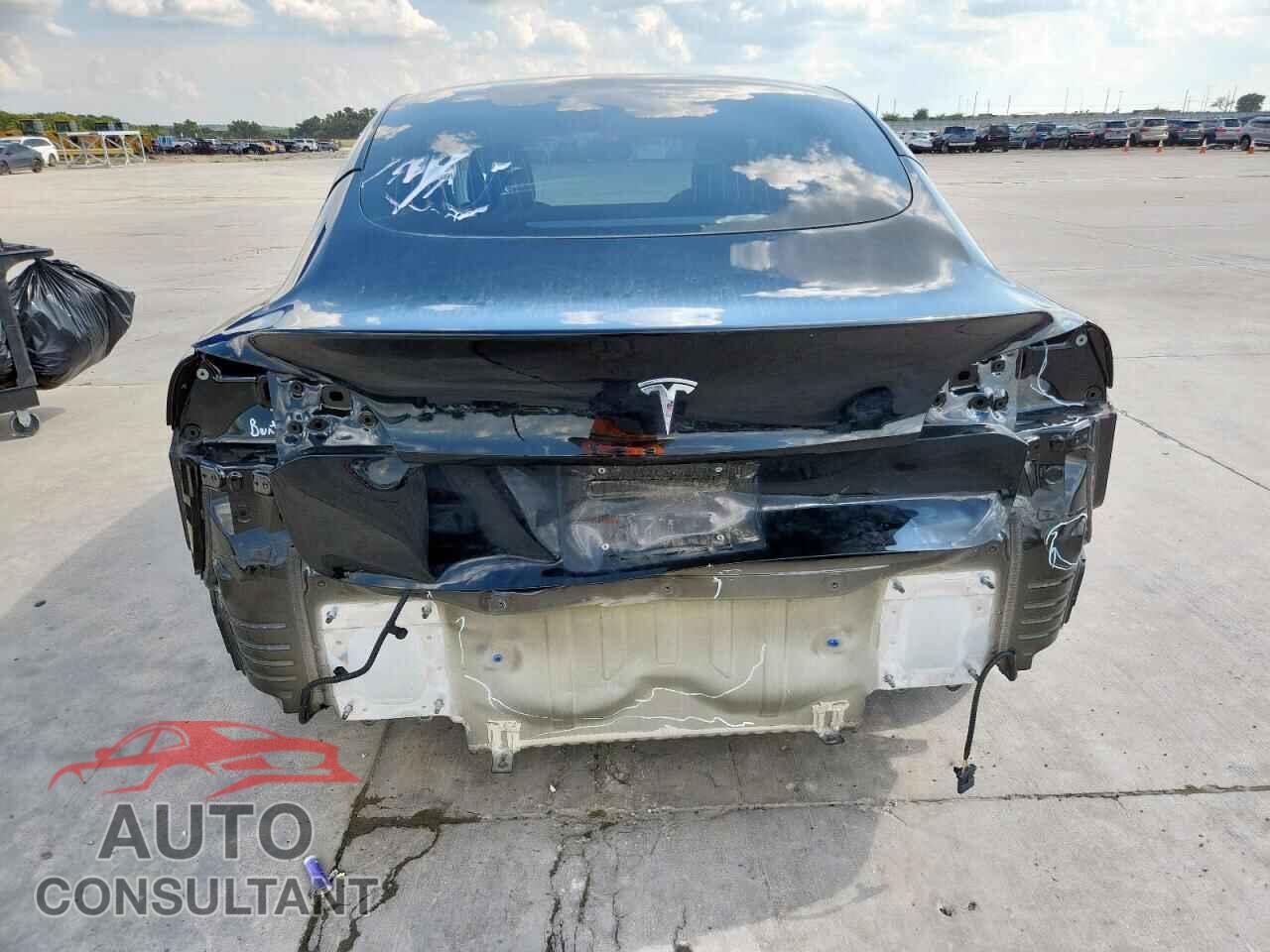 TESLA MODEL 3 2018 - 5YJ3E1EA1JF156475