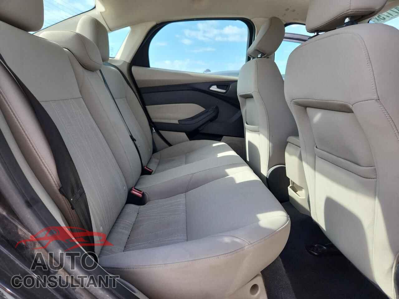 FORD FOCUS 2015 - 1FADP3F20FL336753