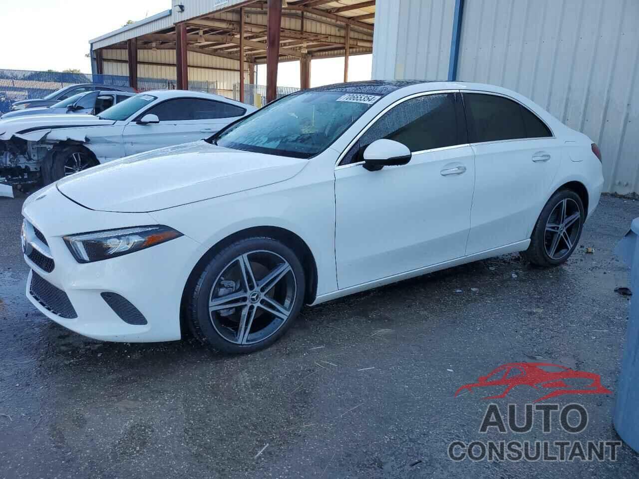 MERCEDES-BENZ A-CLASS 2020 - W1K3G4EB2LJ229911