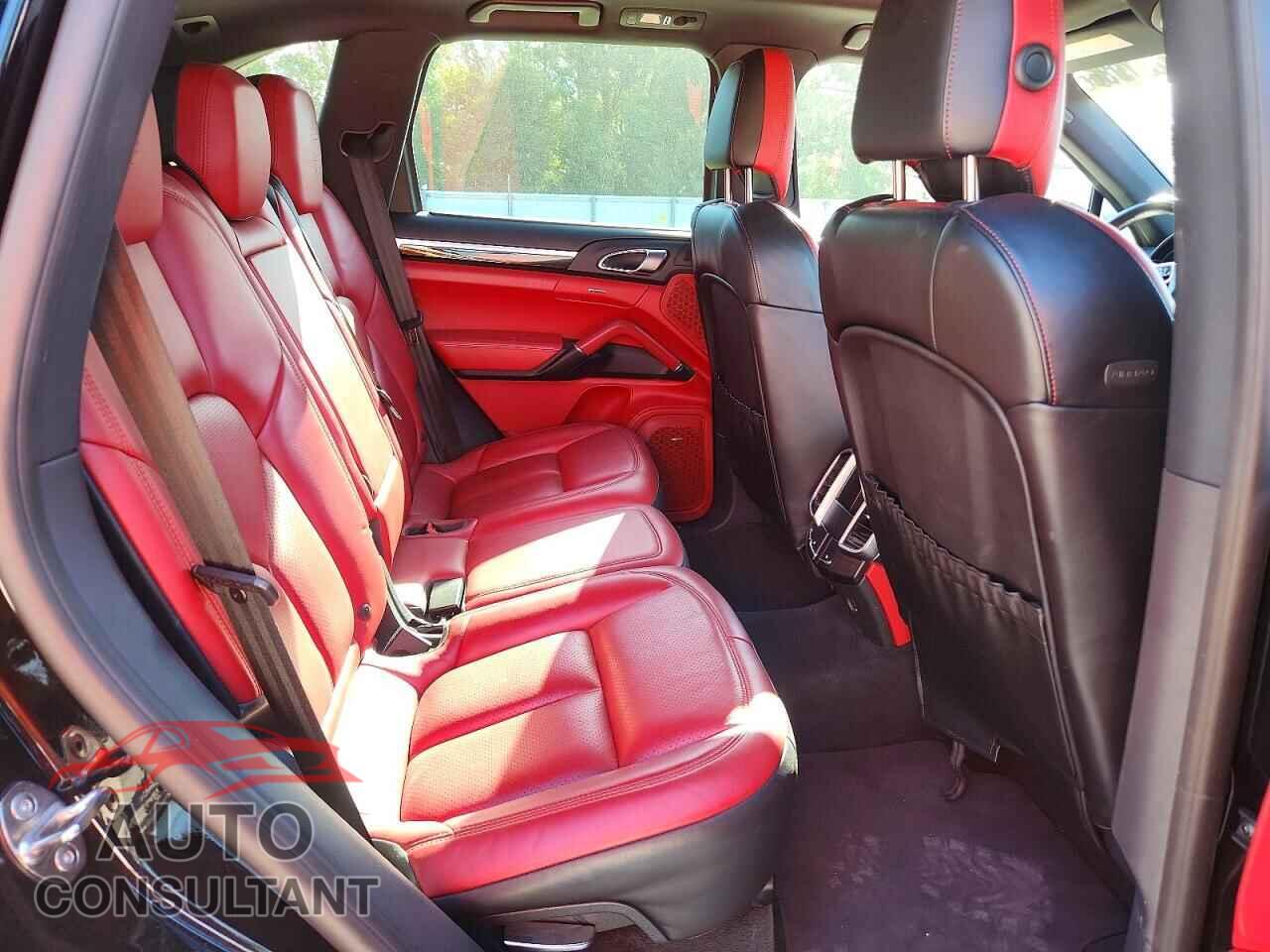 PORSCHE CAYENNE 2018 - WP1AA2A23JKA06005