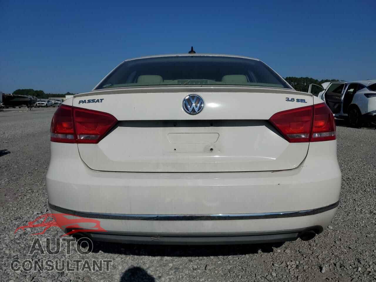 VOLKSWAGEN PASSAT 2012 - 1VWCM7A30CC079740