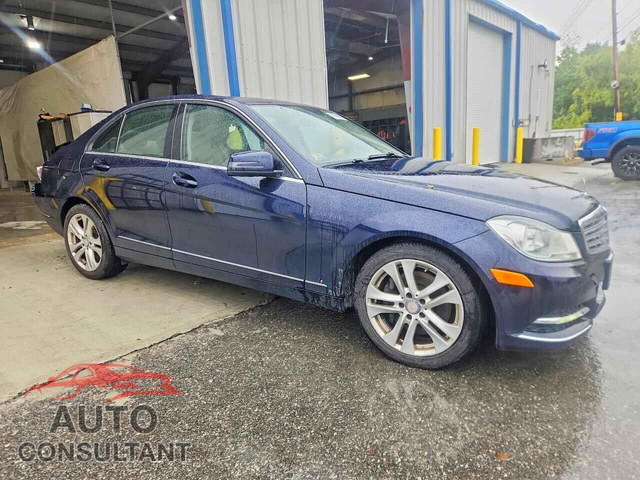 MERCEDES-BENZ C-CLASS 2013 - WDDGF8AB2DR287246