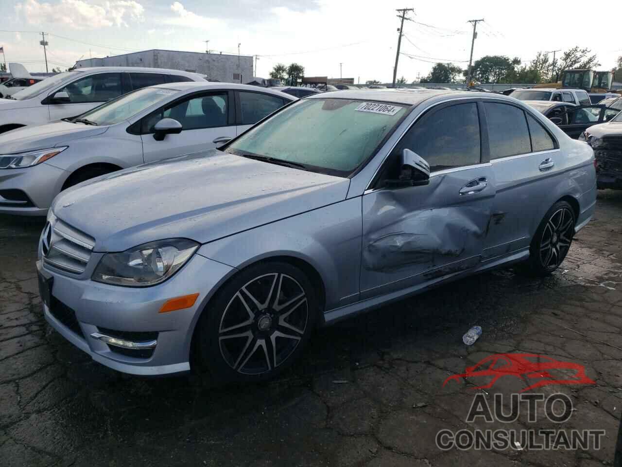 MERCEDES-BENZ C-CLASS 2013 - WDDGF8AB0DR243570