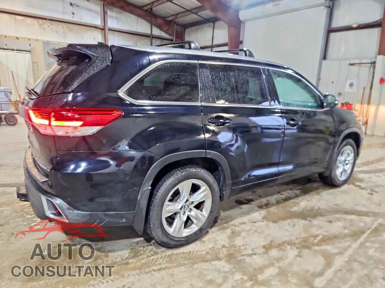 TOYOTA HIGHLANDER 2019 - 5TDDZRFH0KS972741
