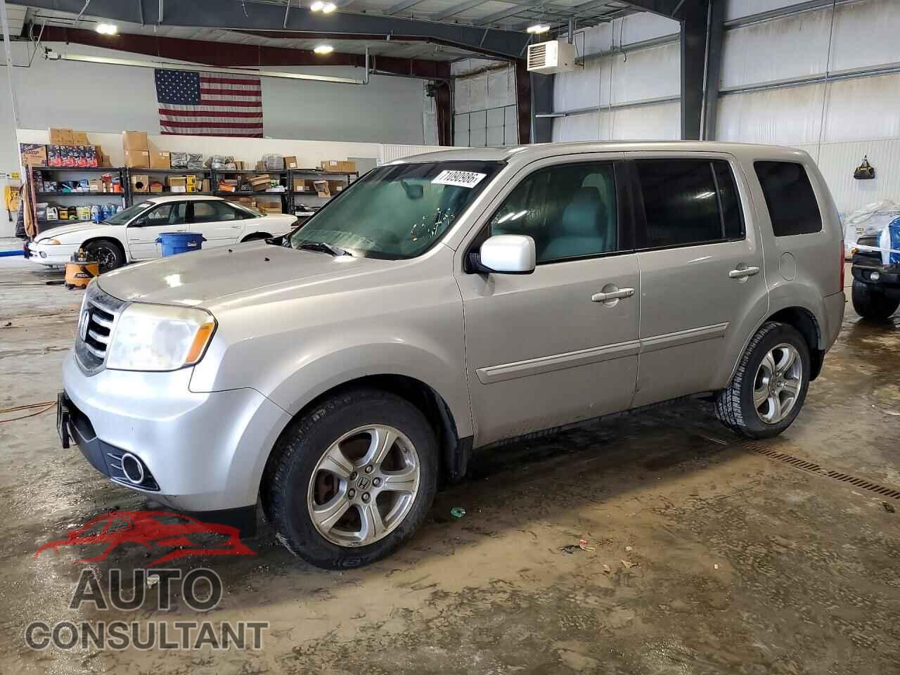 HONDA PILOT 2015 - 5FNYF4H61FB032340