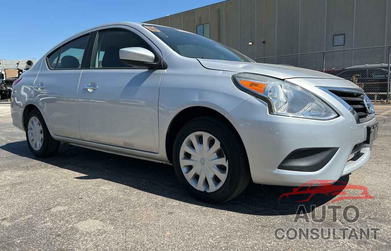 NISSAN VERSA 2018 - 3N1CN7AP7JL810980