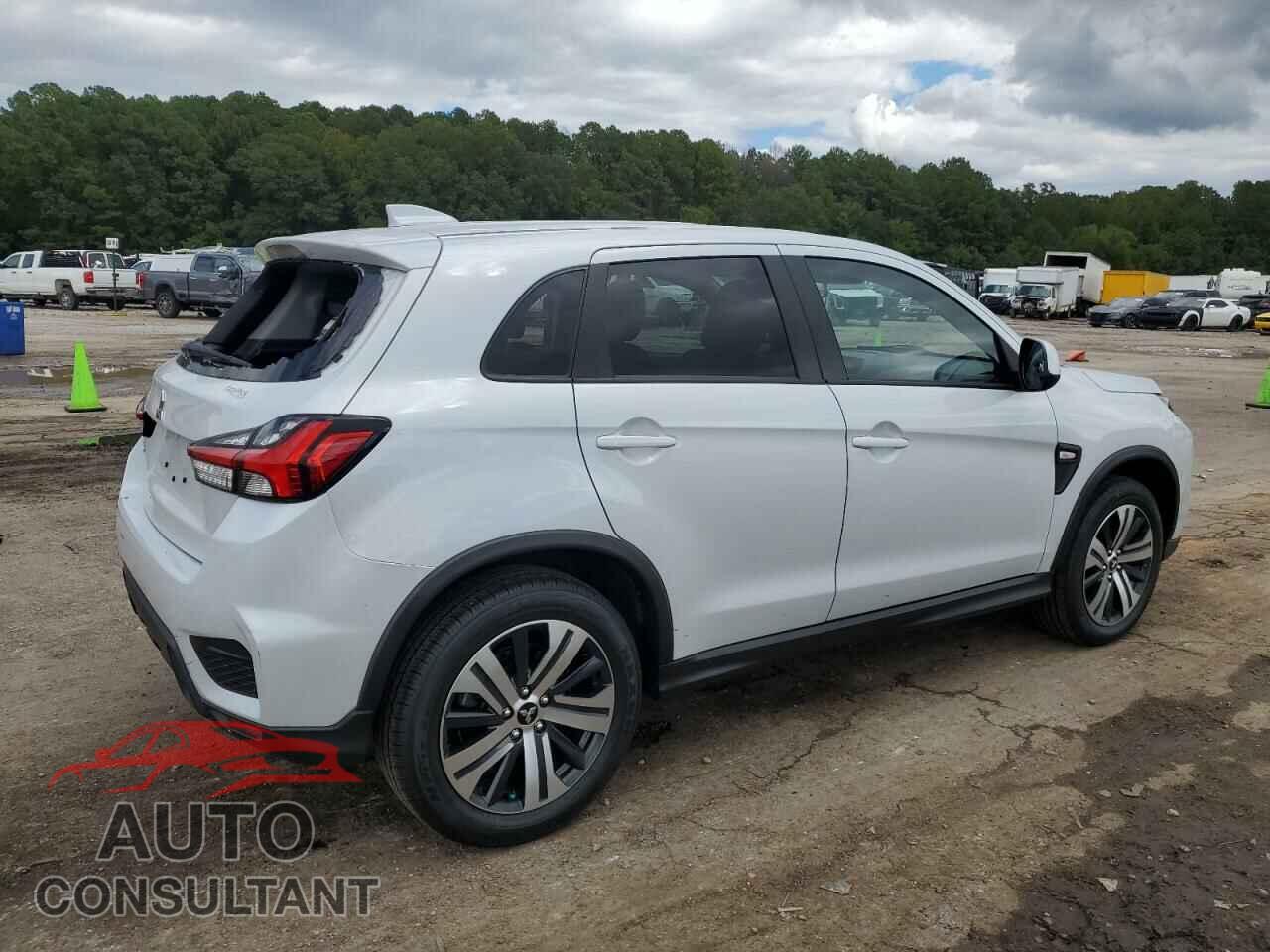 MITSUBISHI OUTLANDER 2023 - JA4ARUAU1PU003473