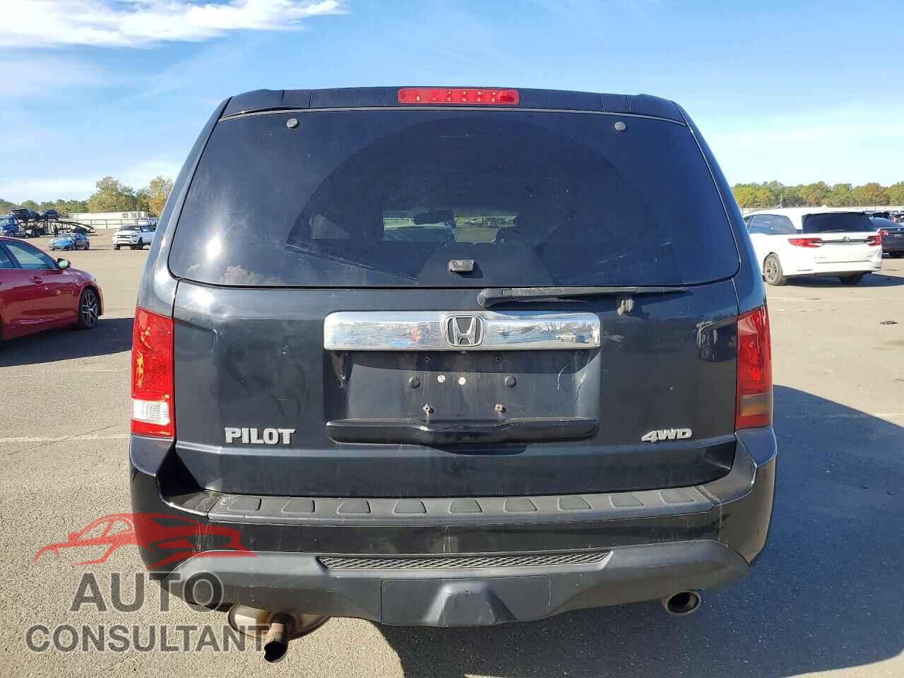 HONDA PILOT 2013 - 5FNYF4H6XDB031300