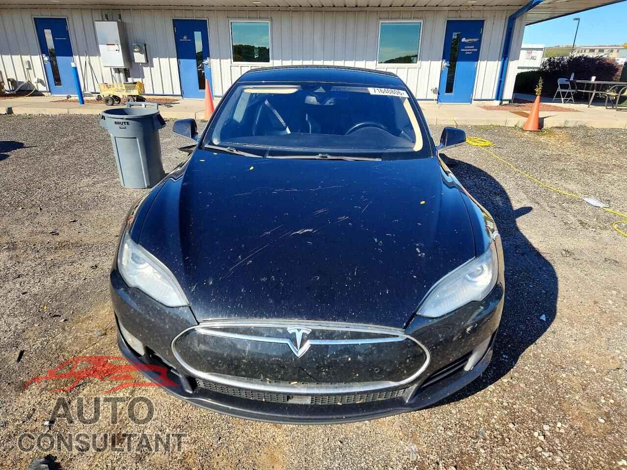 TESLA MODEL S 2015 - 5YJSA1S2XFF082713
