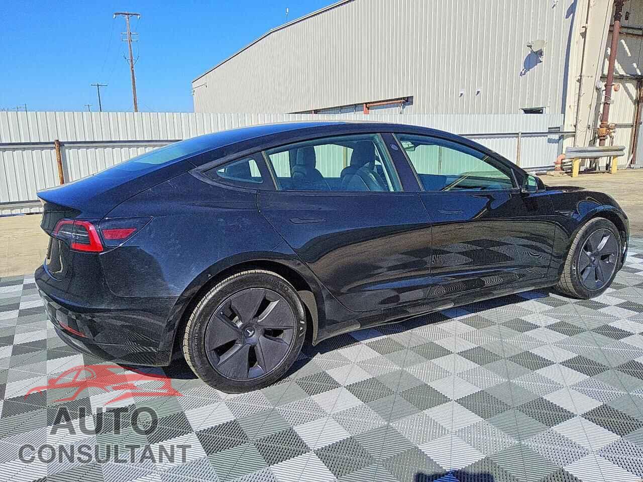 TESLA MODEL 3 2023 - 5YJ3E1EA5PF454679