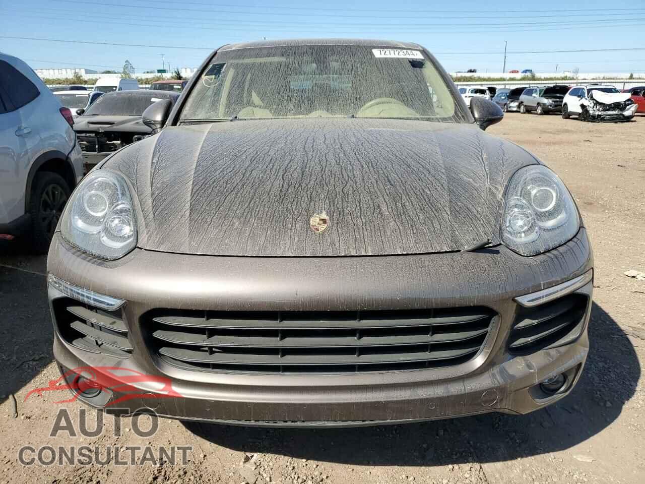 PORSCHE CAYENNE 2016 - WP1AA2A28GKA10818