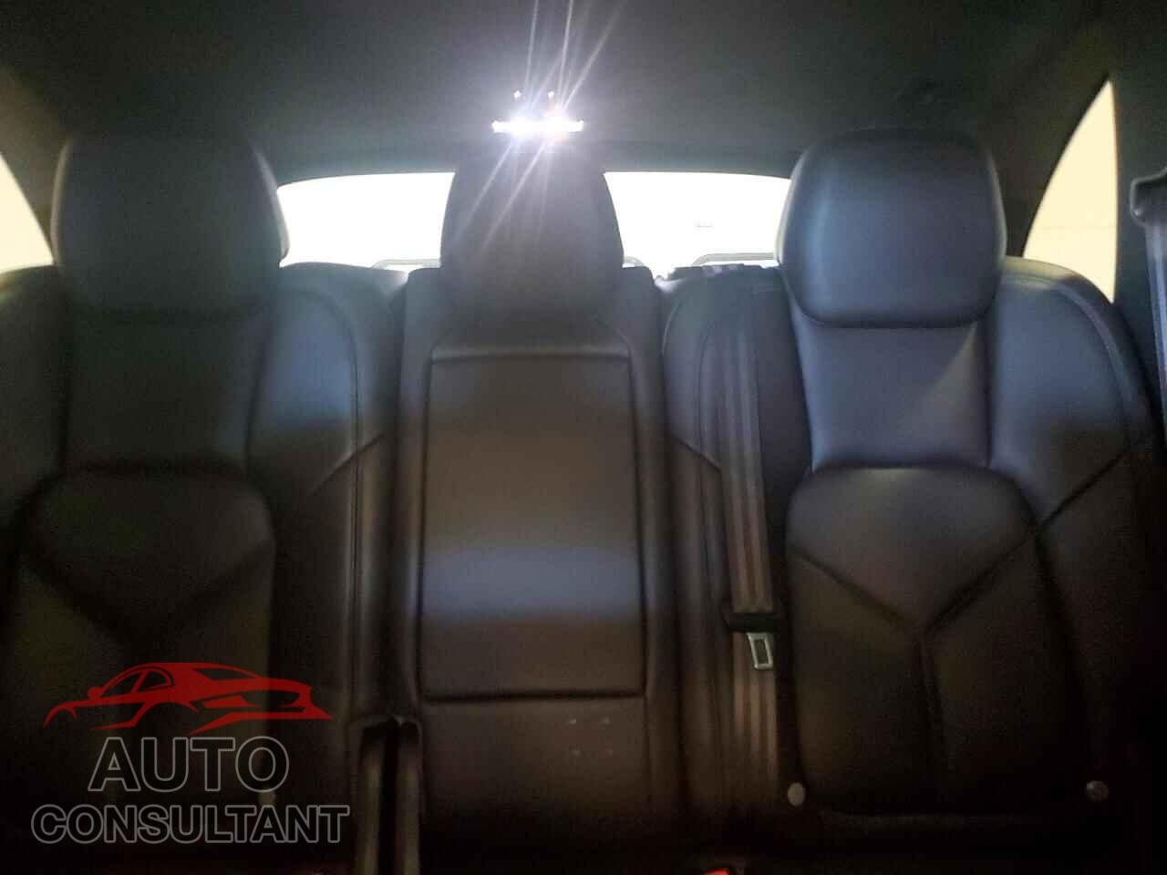 PORSCHE CAYENNE 2015 - WP1AE2A29FLA50502