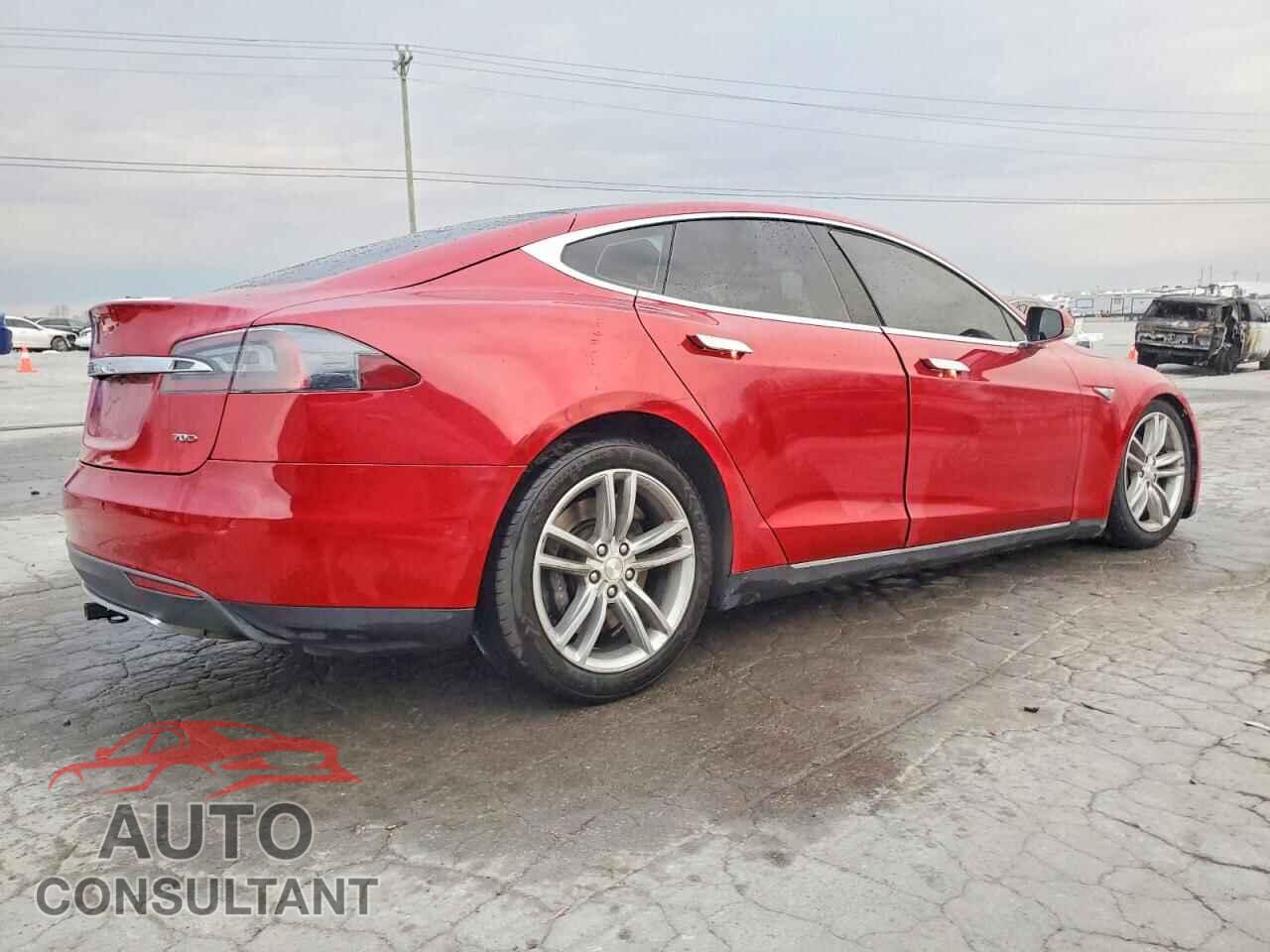 TESLA MODEL S 2015 - 5YJSA1E26FF115721