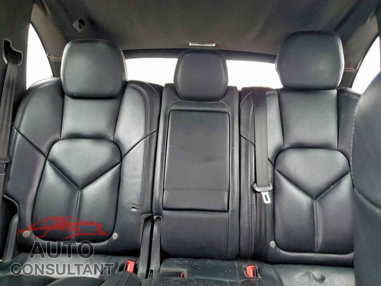 PORSCHE CAYENNE 2016 - WP1AA2A24GLA09336