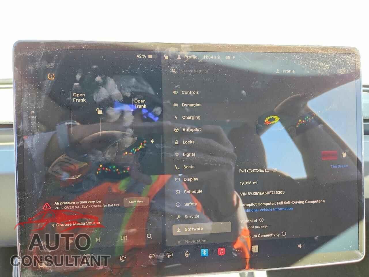TESLA MODEL 3 2024 - 5YJ3E1EA5RF745363