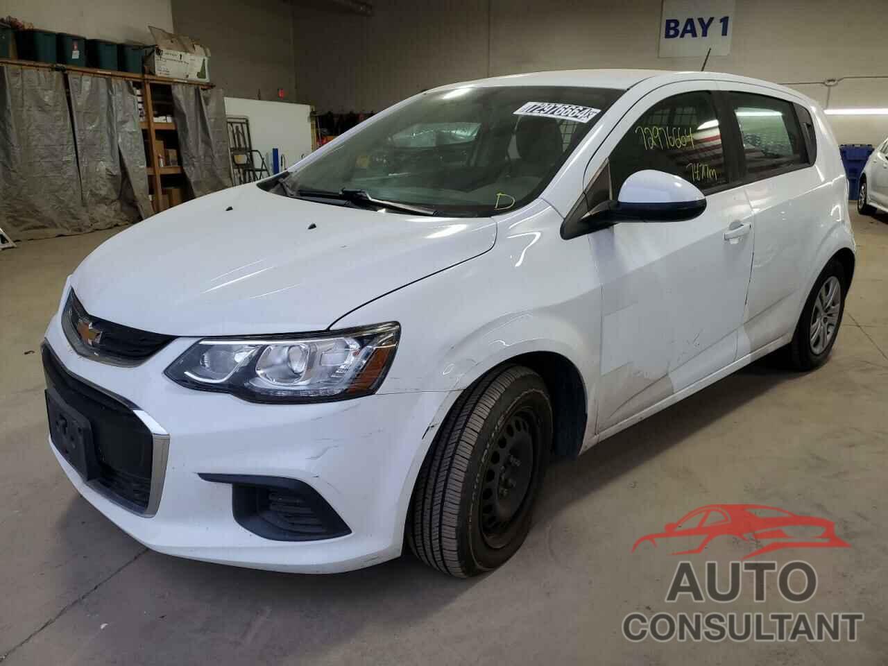 CHEVROLET SONIC 2018 - 1G1JG6SHXJ4132207