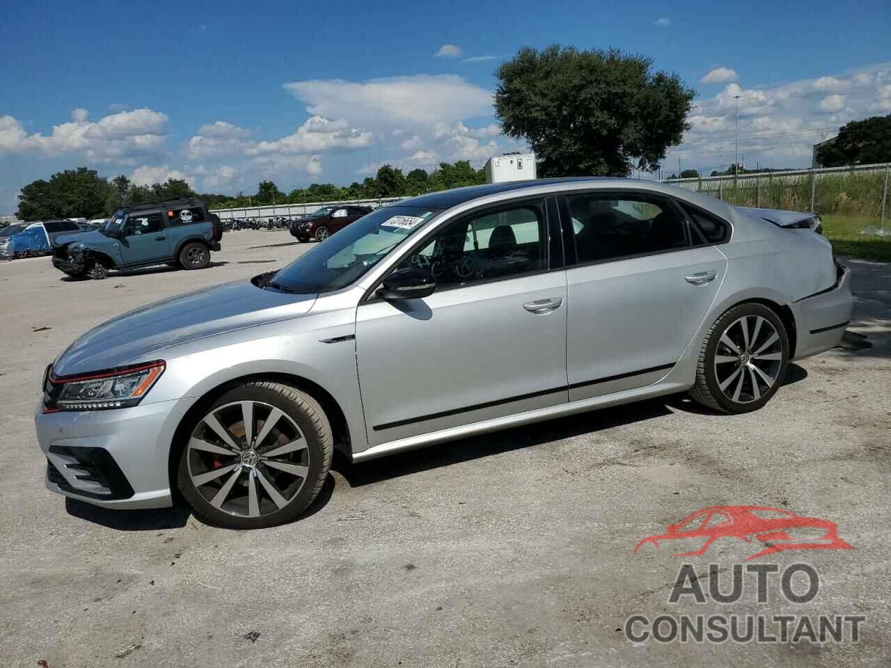 VOLKSWAGEN PASSAT 2018 - 1VWJM7A32JC049577