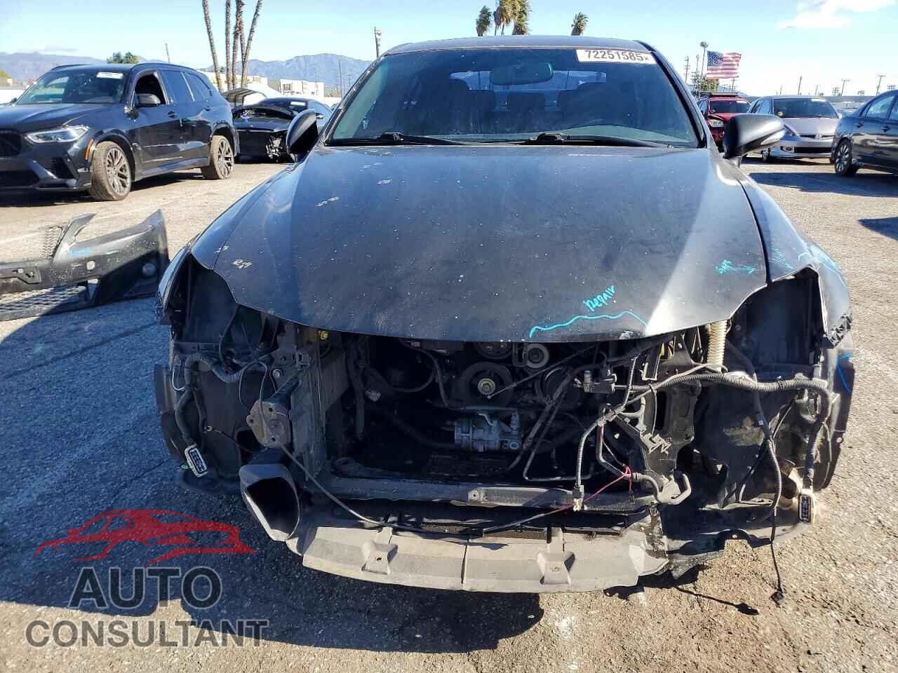 LEXUS IS 2011 - JTHBF5C2XB2101215