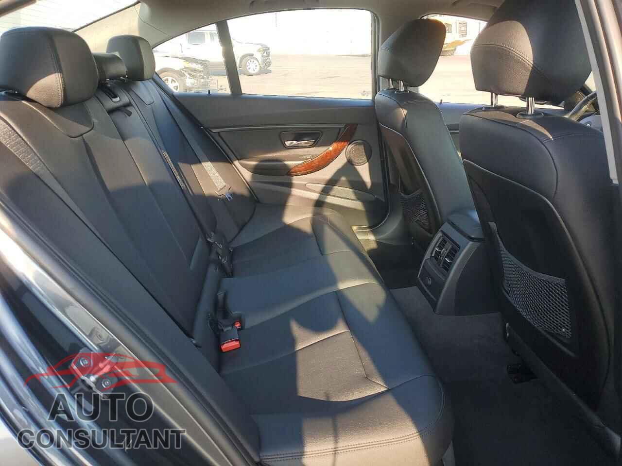 BMW 3 SERIES 2014 - WBA3C1C59EK113746