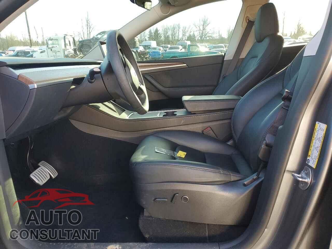 TESLA MODEL Y 2024 - 7SAYGDEF1RF168976