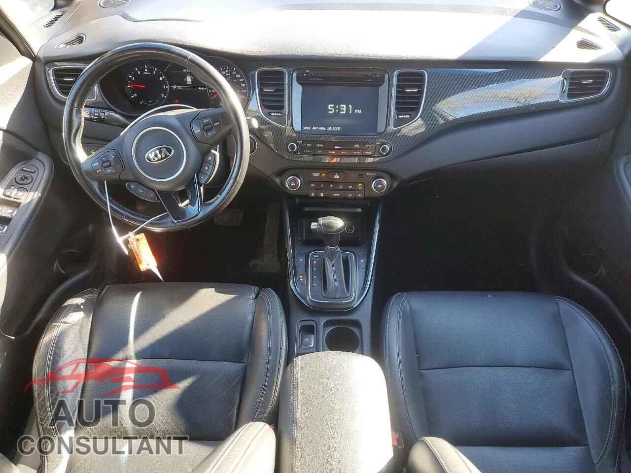 KIA RONDO 2017 - KNAHU8A32H7181701