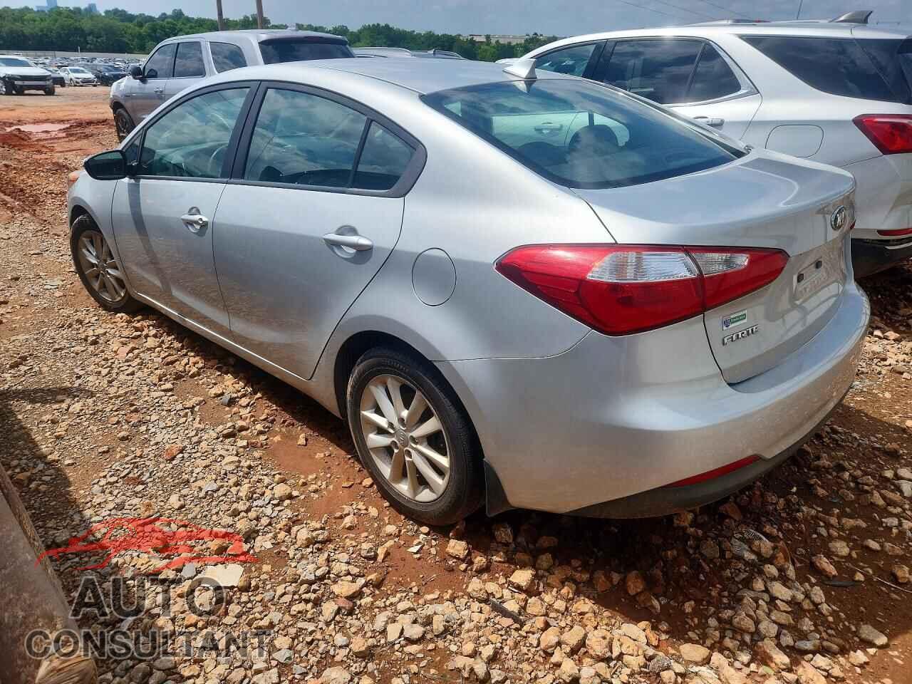 KIA FORTE 2016 - KNAFX4A63G5569080