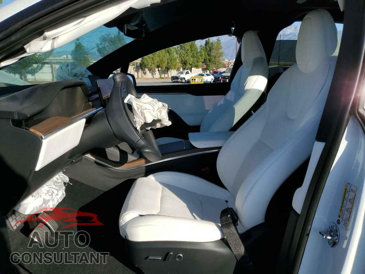 TESLA MODEL X 2023 - 7SAXCBE58PF383285