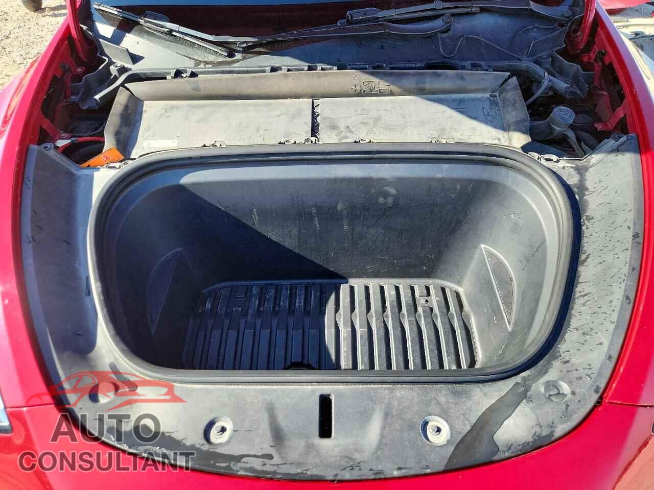 TESLA MODEL Y 2022 - 7SAYGDEE8NF480357
