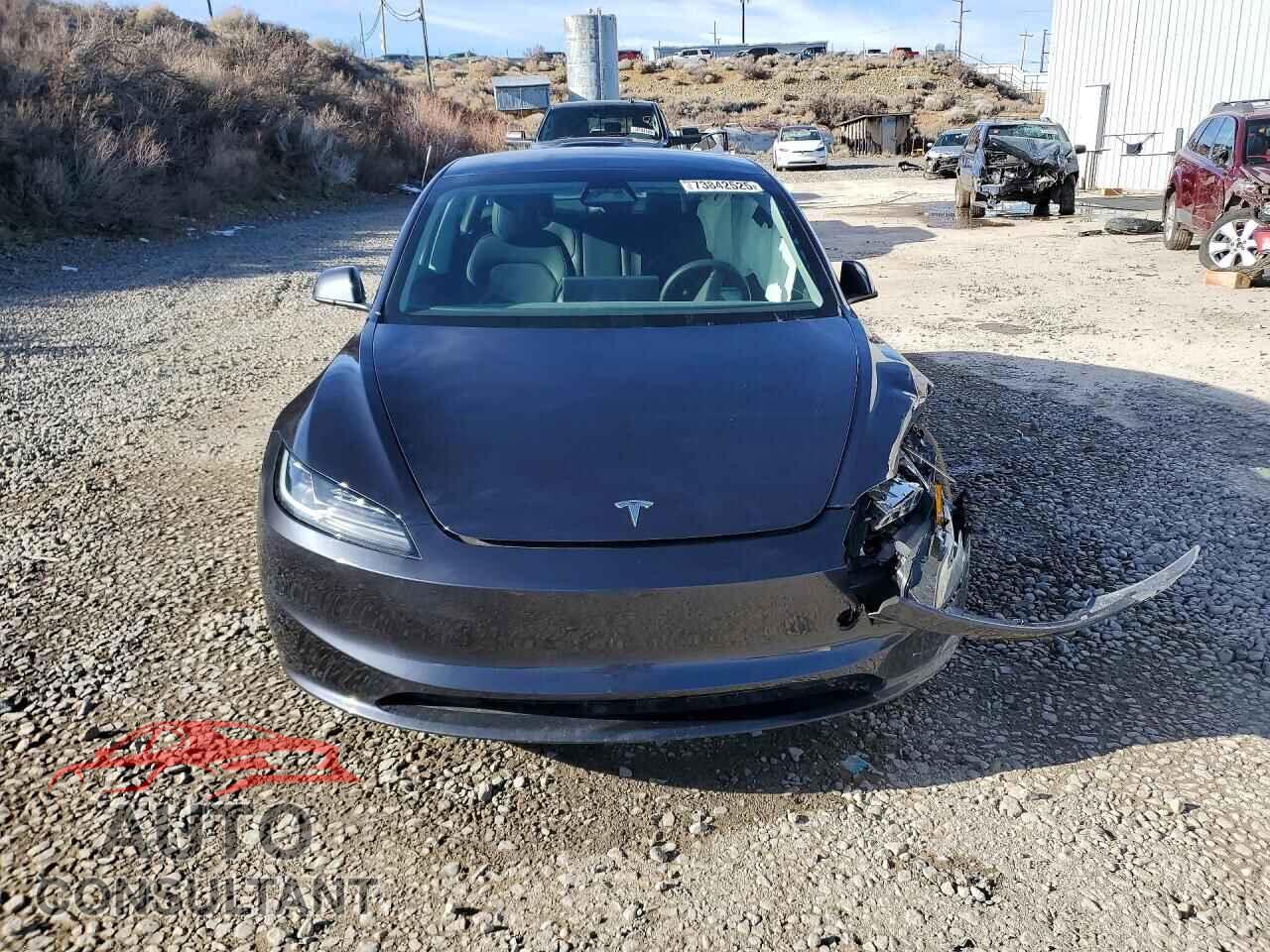 TESLA MODEL 3 2025 - 5YJ3E1EB8SF015736