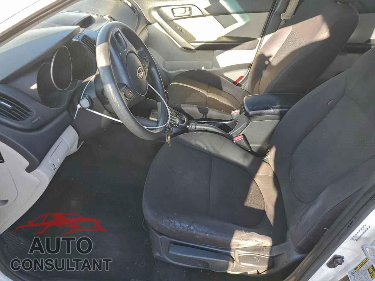 KIA FORTE 2012 - KNAFU4A22C5596237