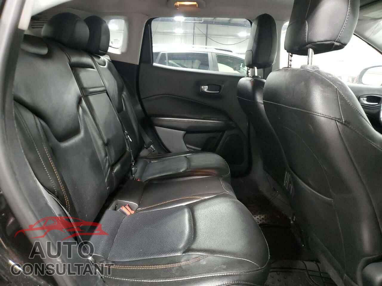 JEEP COMPASS 2018 - 3C4NJDCB6JT337008