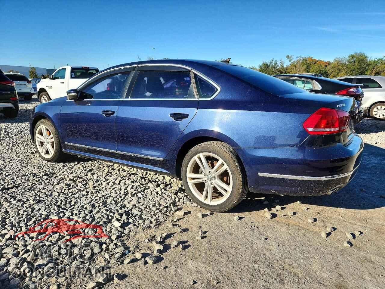 VOLKSWAGEN PASSAT 2013 - 1VWCN7A36DC114876