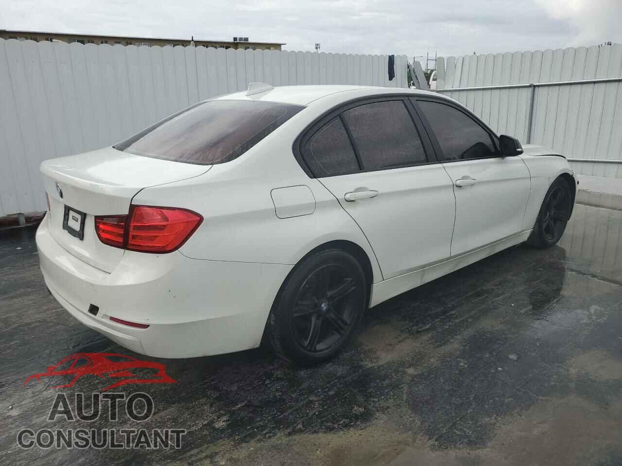 BMW 3 SERIES 2013 - WBA3B1C50DF462045
