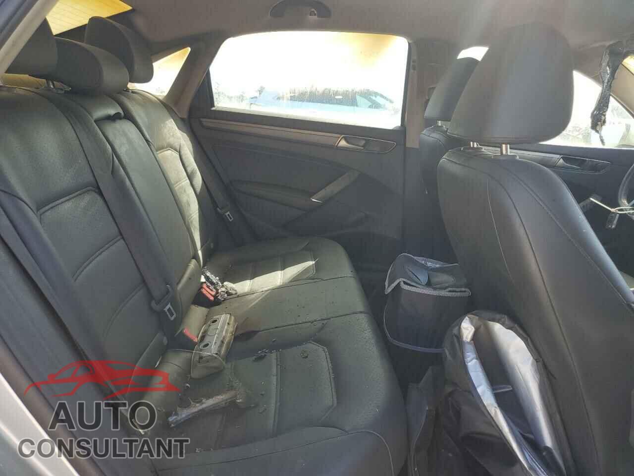 VOLKSWAGEN PASSAT 2018 - 1VWAA7A31JC004591