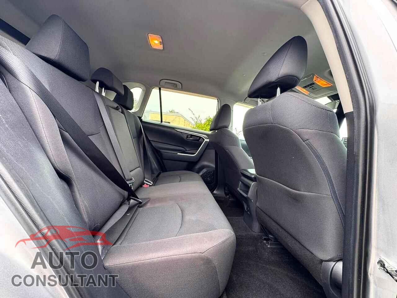 TOYOTA RAV4 2019 - 2T3F1RFV9KC040947