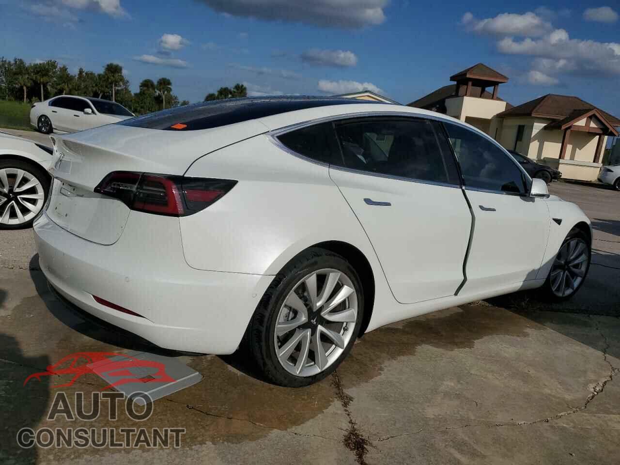 TESLA MODEL 3 2018 - 5YJ3E1EB8JF097899