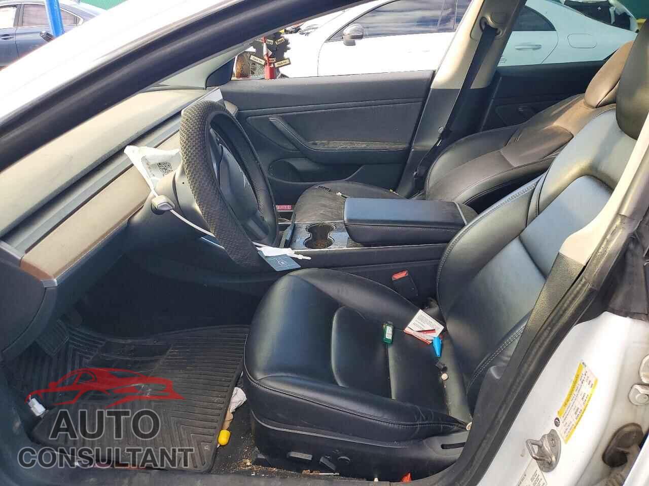 TESLA MODEL 3 2019 - 5YJ3E1EA3KF483770