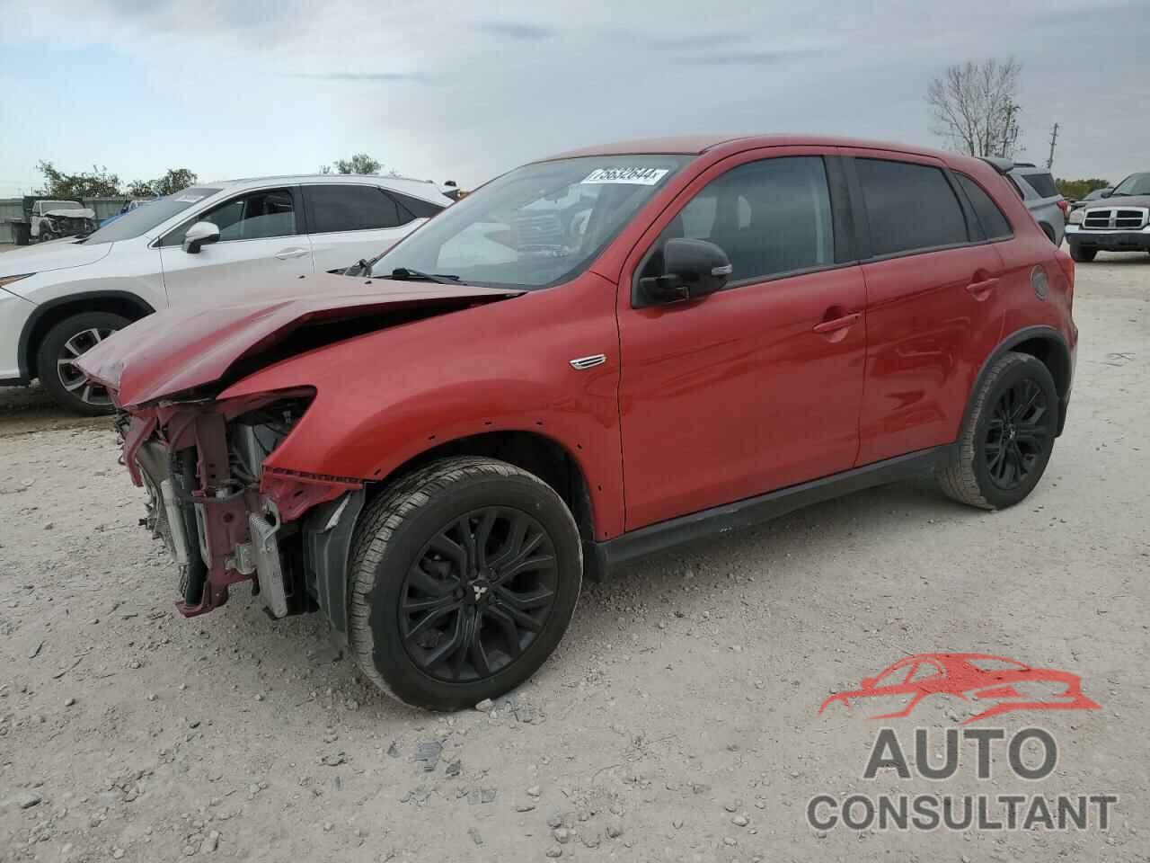 MITSUBISHI OUTLANDER 2018 - JA4AR3AU0JU006205