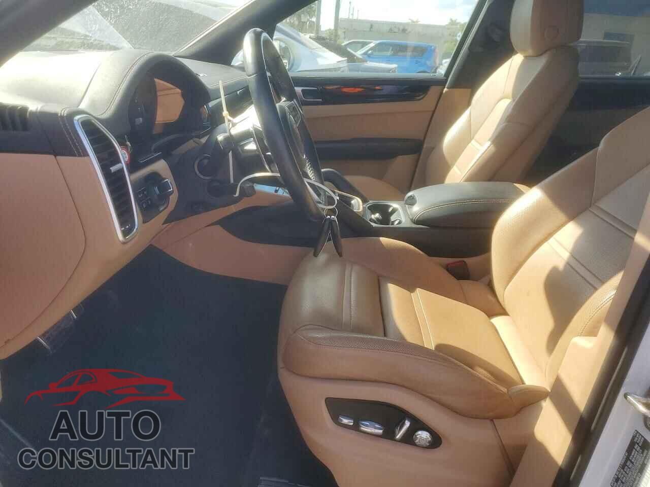 PORSCHE CAYENNE 2019 - WP1AB2AY6KDA60812