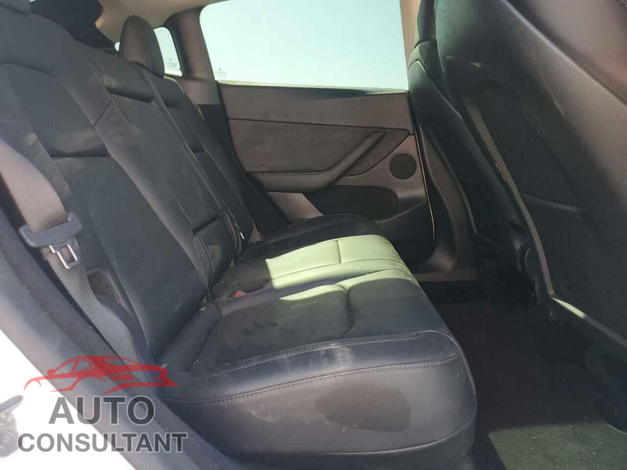 TESLA MODEL Y 2024 - 7SAYGDEE2RF067145