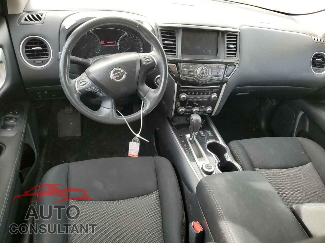 NISSAN PATHFINDER 2017 - 5N1DR2MM6HC690617
