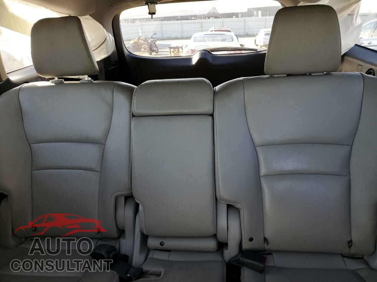 HONDA PILOT 2017 - 5FNYF6H51HB063318