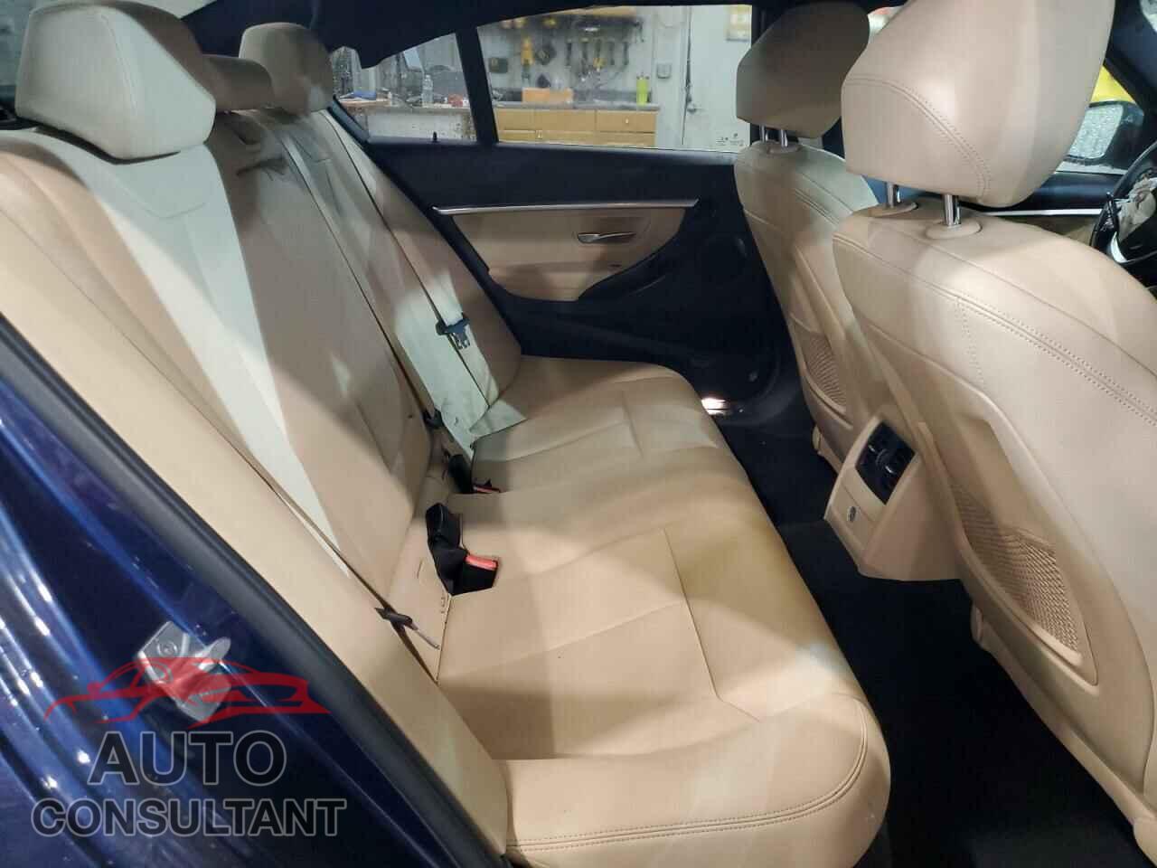 BMW 3 SERIES 2017 - WBA8D9C3XHA011043